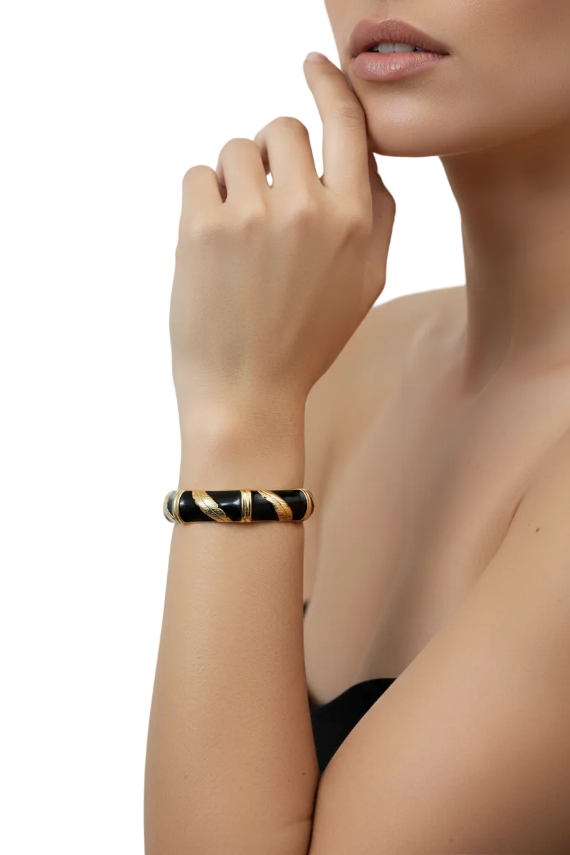 Femme élégante – Bracelet Noir & Doré – Halisah Bijoux