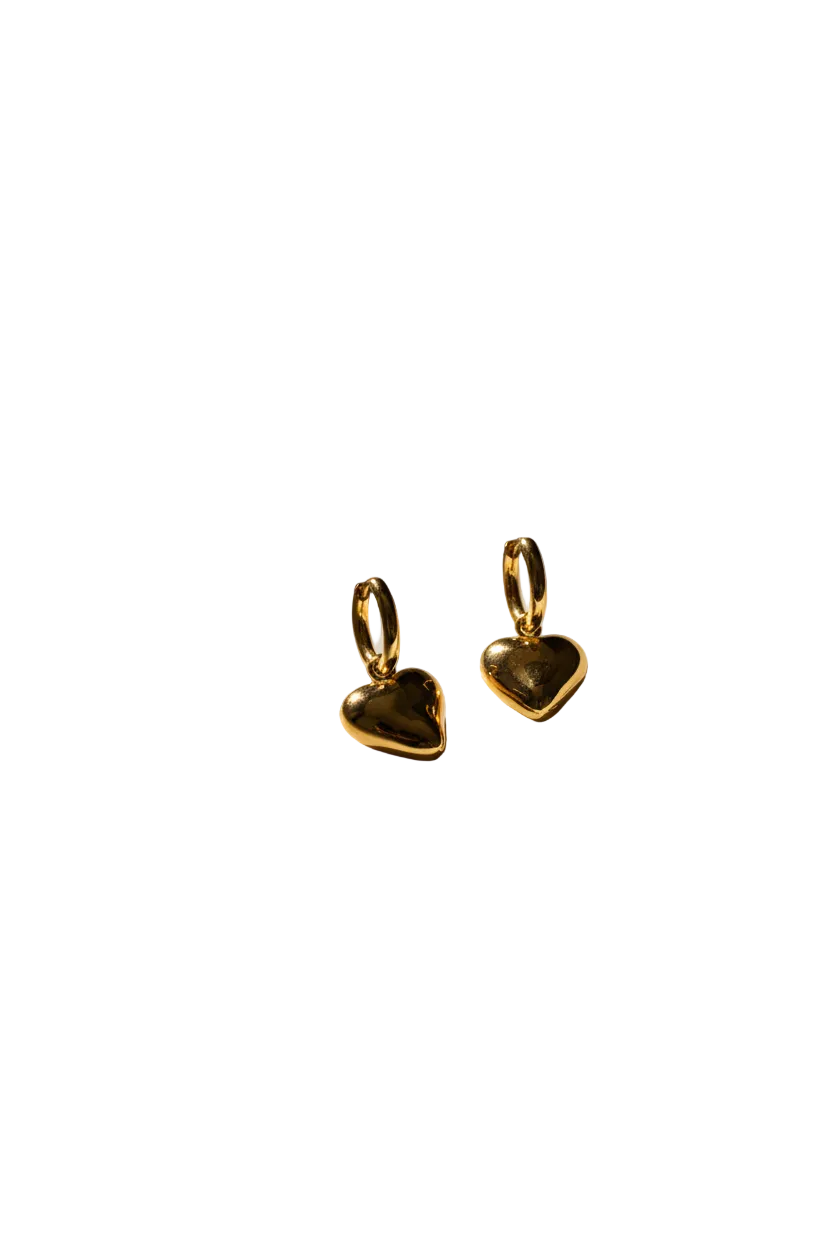 Scène joaillerie – Boucles dans une assiette