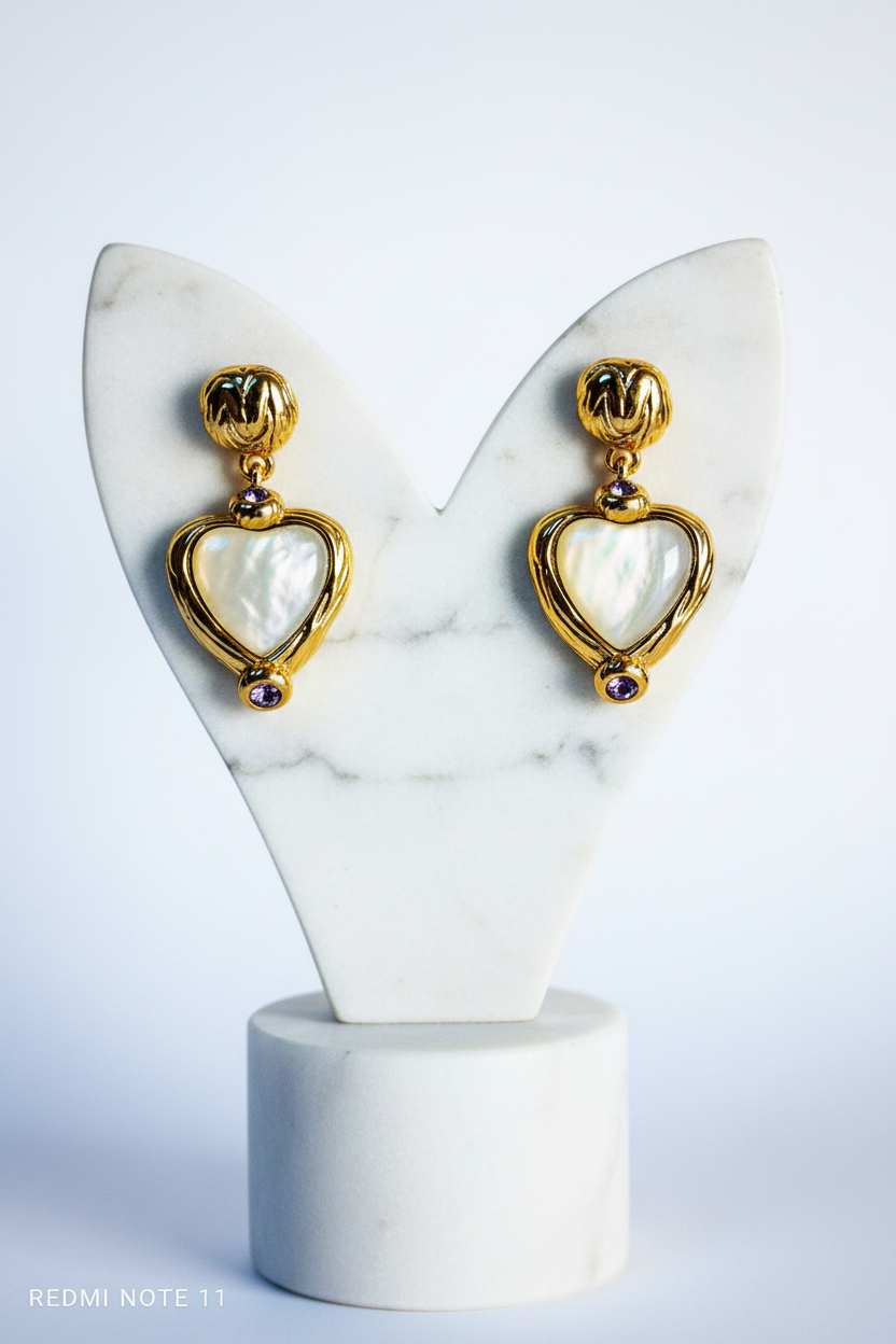 Scène joaillerie - Boucles d'oreilles sur présentoir