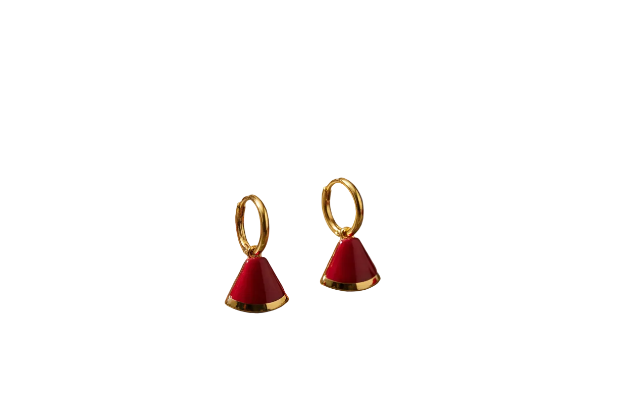 Scène joaillerie boucles rouges & or